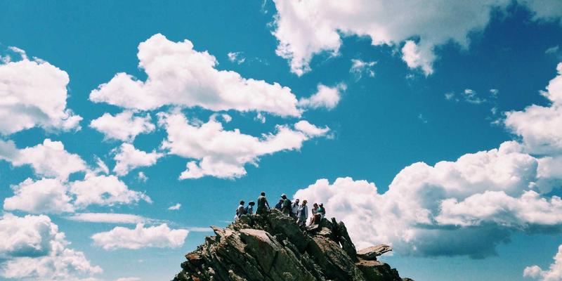 中式庭院门窗如何现代演绎：彬立仿古铝木门窗与智能遮阳系统的完美融合