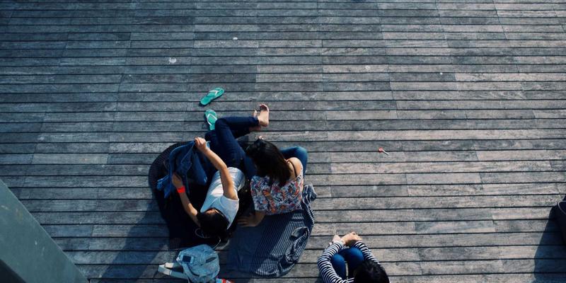 中式庭院门窗如何选？彬立铝木门窗与传统建筑的融合设计案例解析